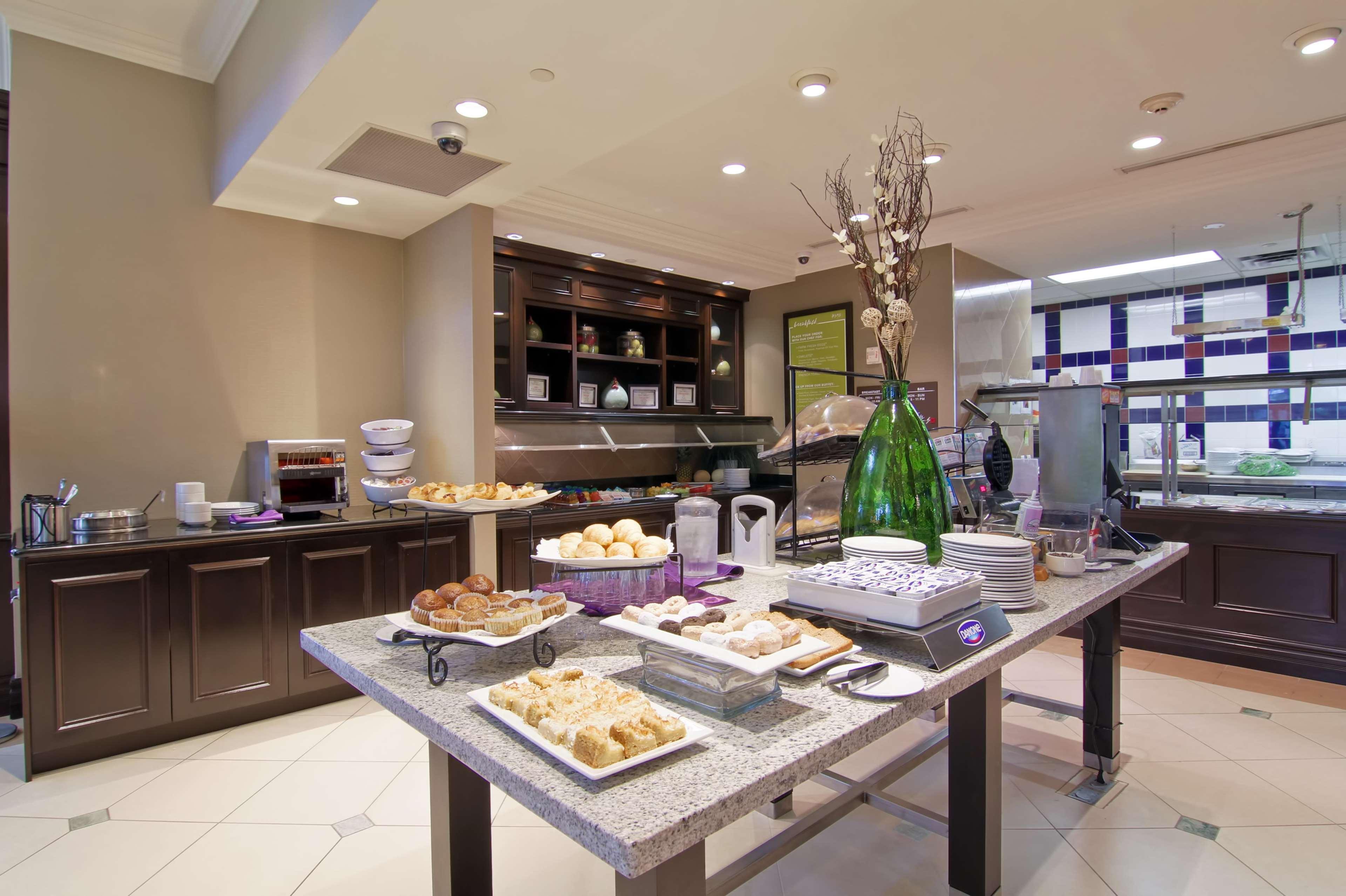 Hilton Garden Inn Toronto/Ajax Exterior photo