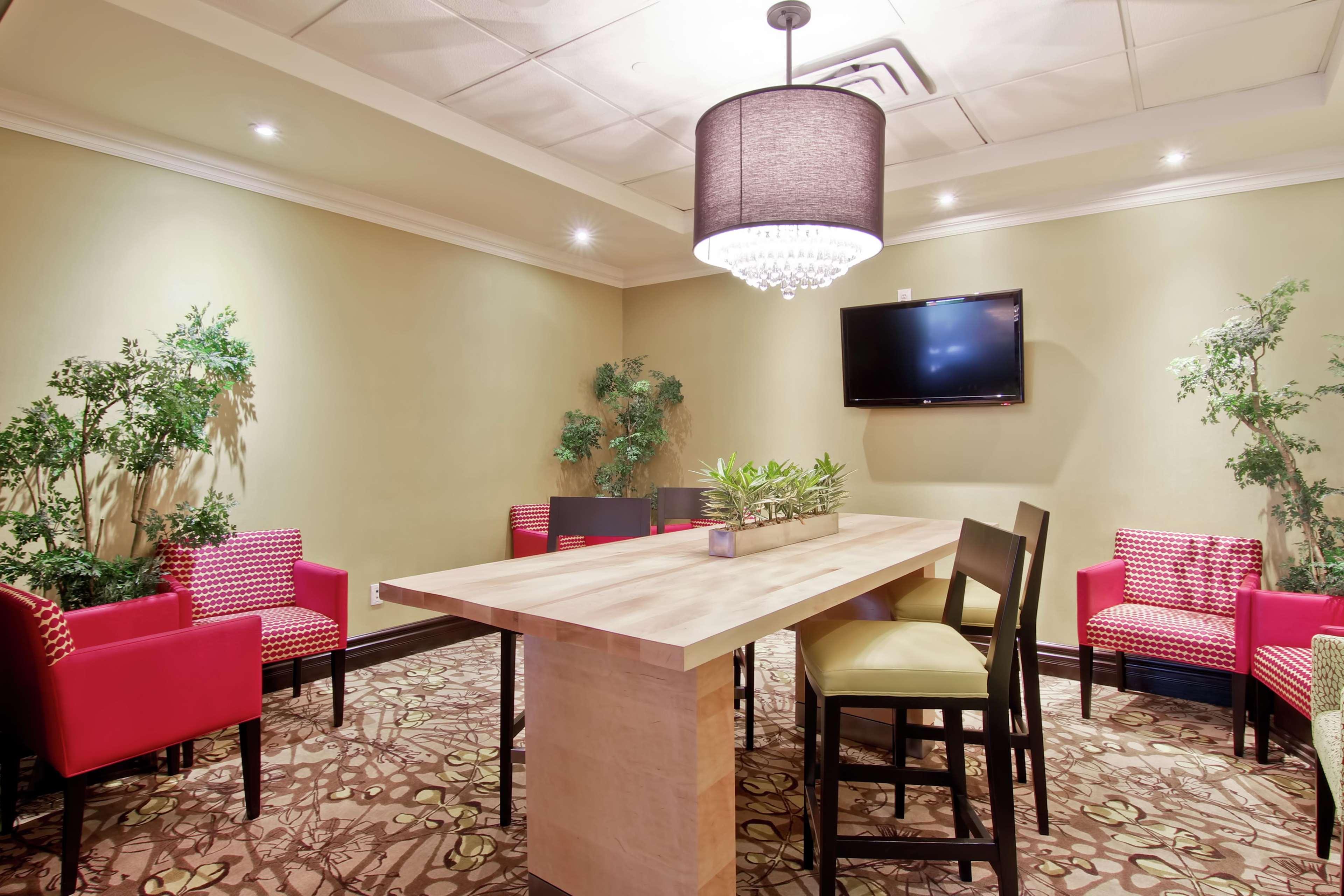 Hilton Garden Inn Toronto/Ajax Exterior photo