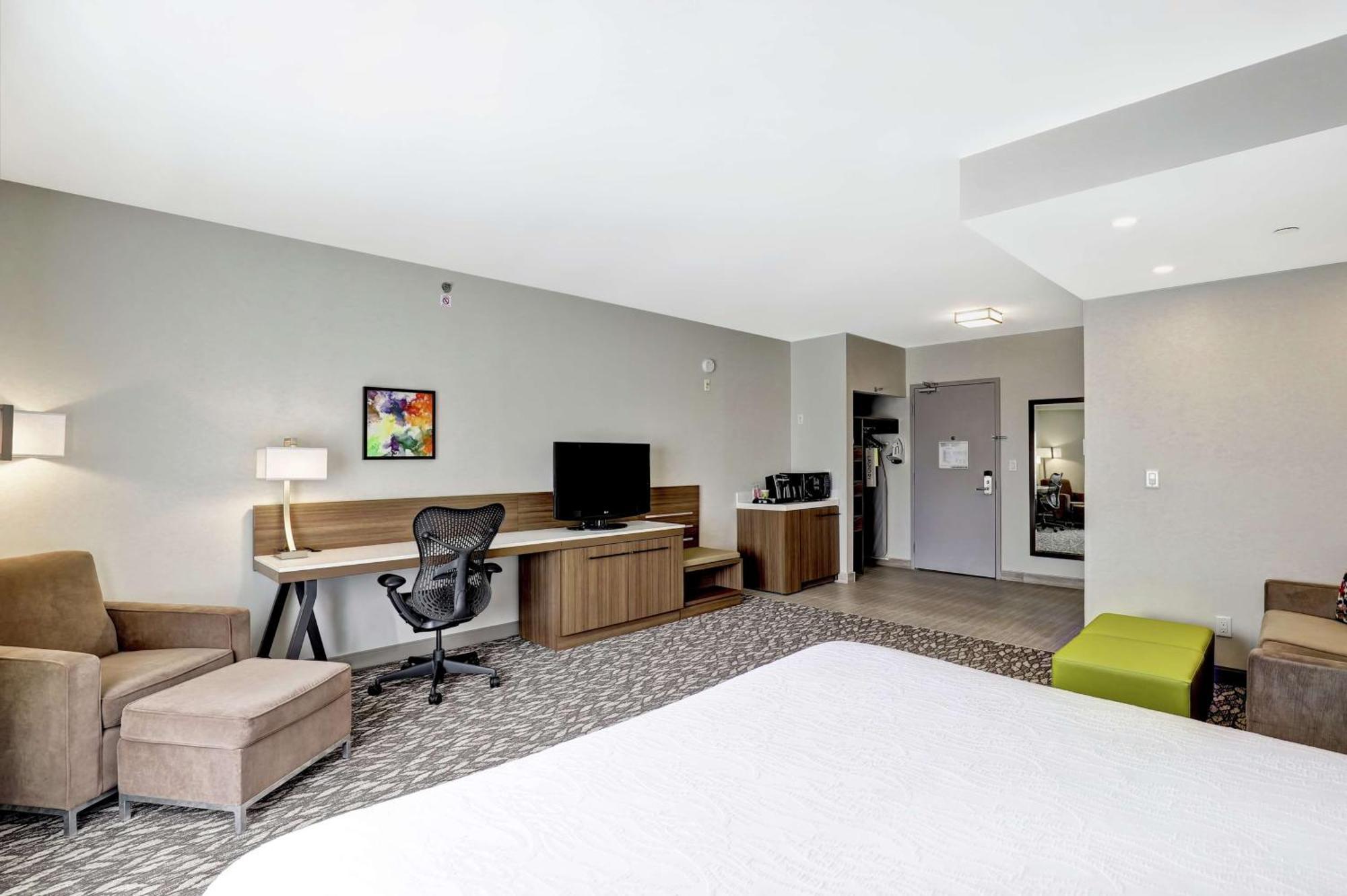 Hilton Garden Inn Toronto/Ajax Exterior photo
