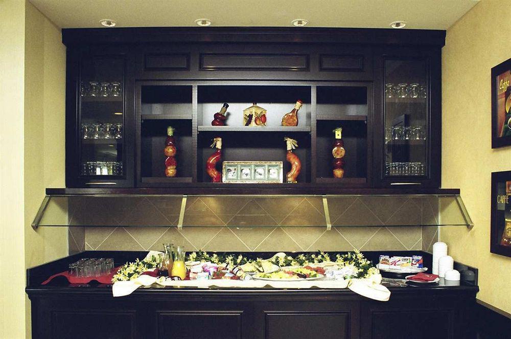 Hilton Garden Inn Toronto/Ajax Restaurant photo